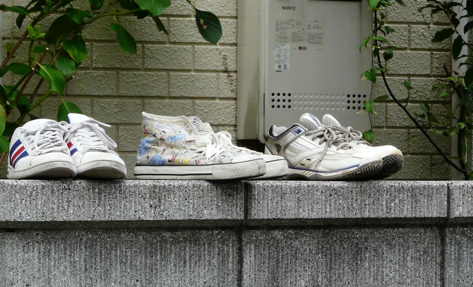 小白鞋怎么洗这两年特别流行,明星穿的鞋子怎么洗