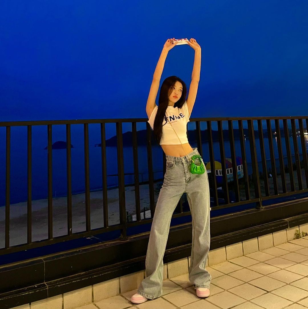 露脐t恤微显身材,露脐t恤女u型下摆