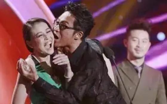 马景涛琼瑶青青河边草精彩片段,琼瑶的梅花三弄陈德容和马景涛