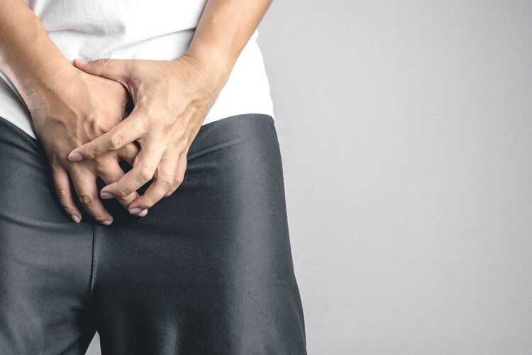 女子腹部痒，医生用镊子夹出16只阴虱！原来阴虱有4个传播途径