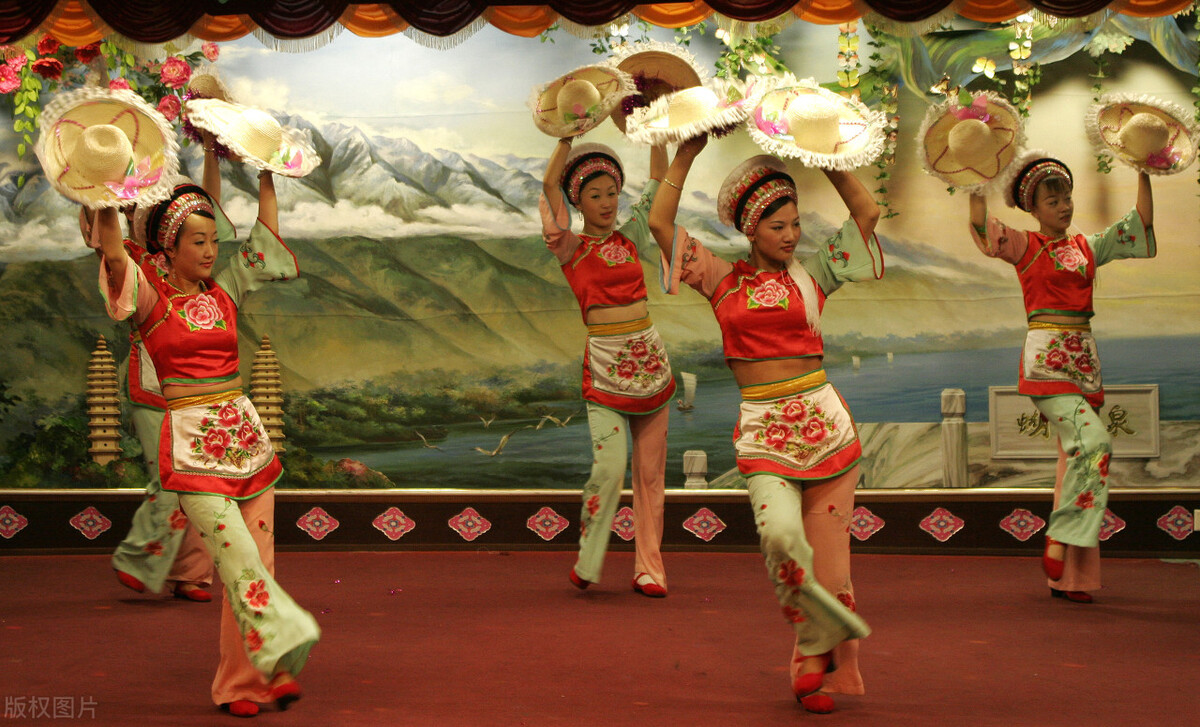 这才是云南最值得去的七大景点,云南地接导游一天多少钱