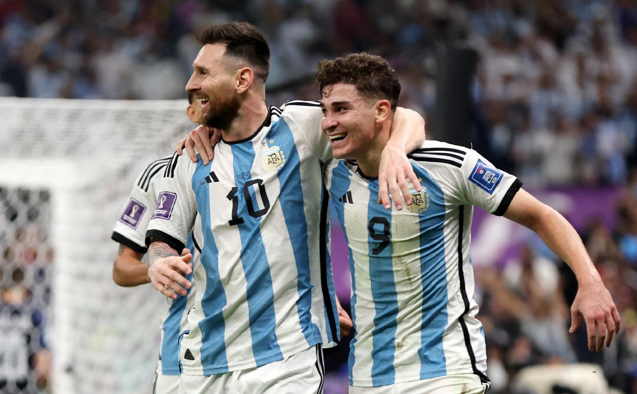 阿尔瓦雷斯感谢梅西,阿尔瓦雷斯鼓励梅西