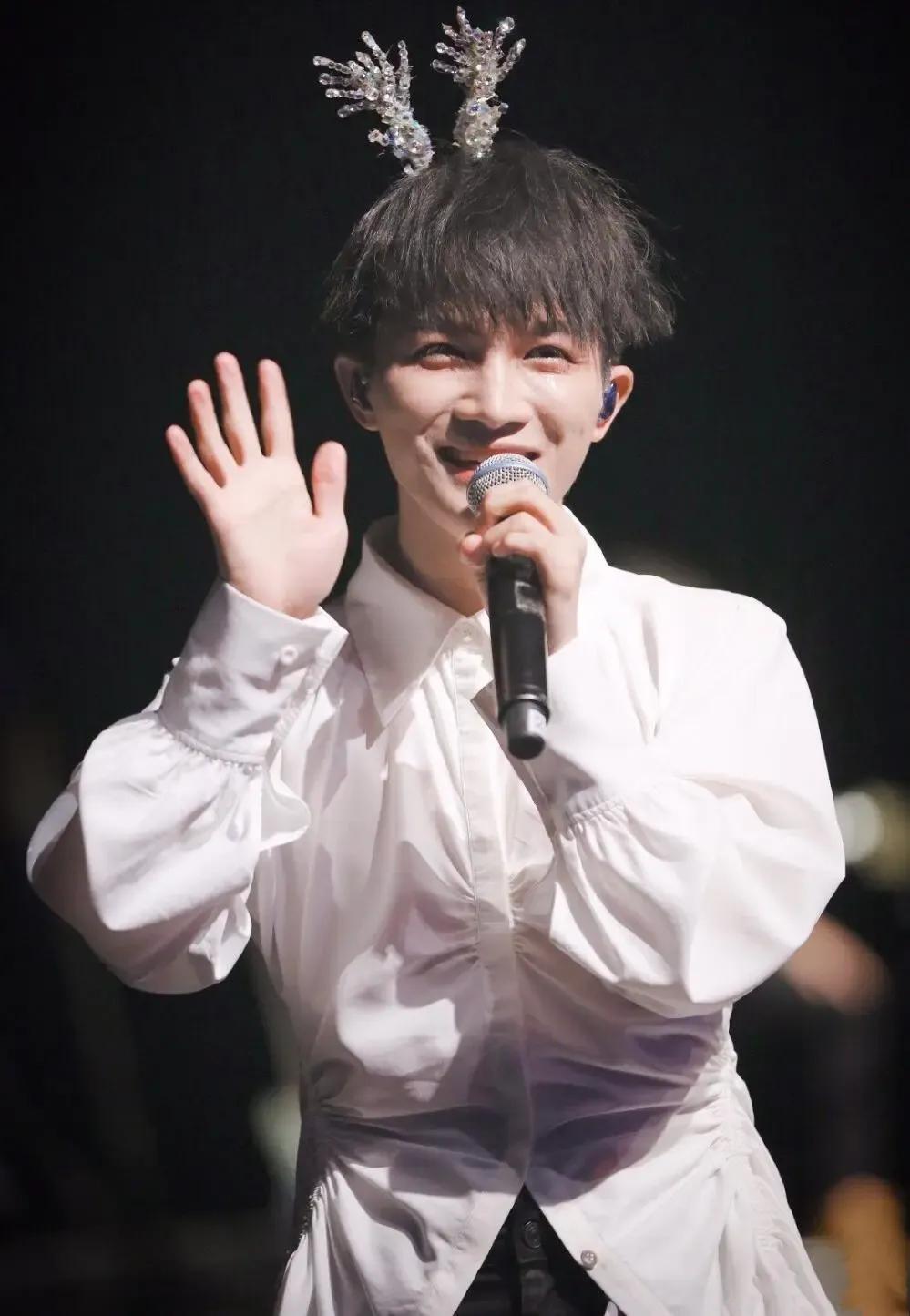 奔跑吧兄弟周深和白鹿答问题,跑男周深白鹿撞衫第几期