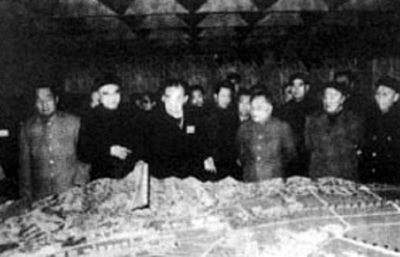 1991年，*小平邓**为深圳火车站题字，为何只写“深圳”没写“站”？