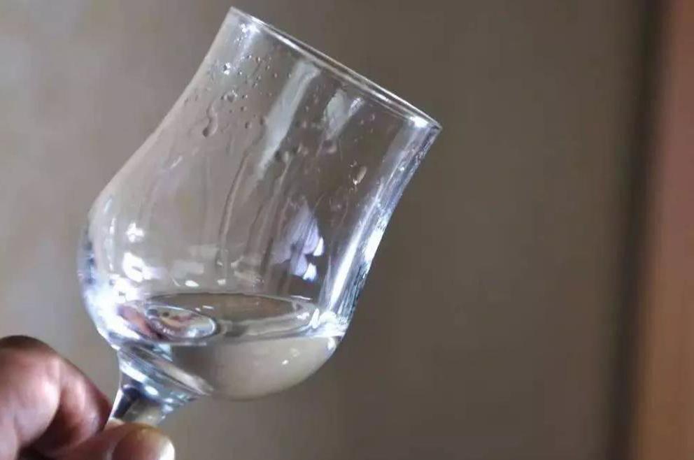 茅台系列酒哪款宴席请客最合适,月薪3000请客喝什么酒