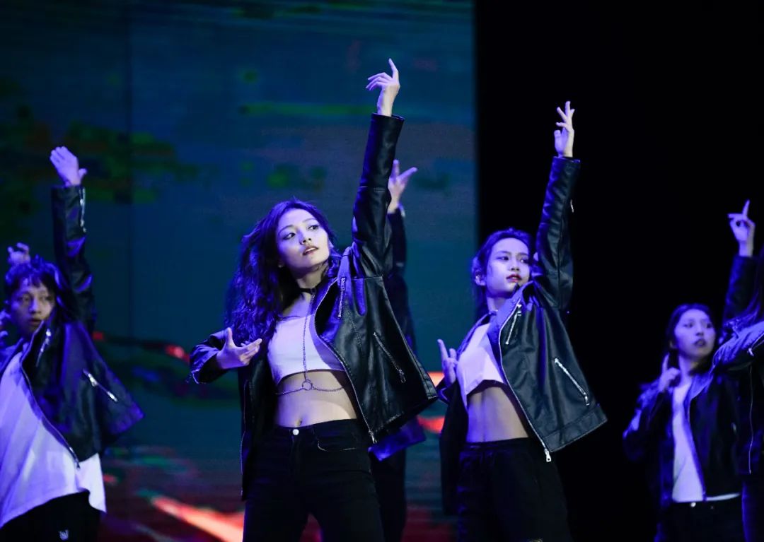 浠婂鑸炲姩,浠婂鑸炶捣鏉ュ箍鍦鸿垶