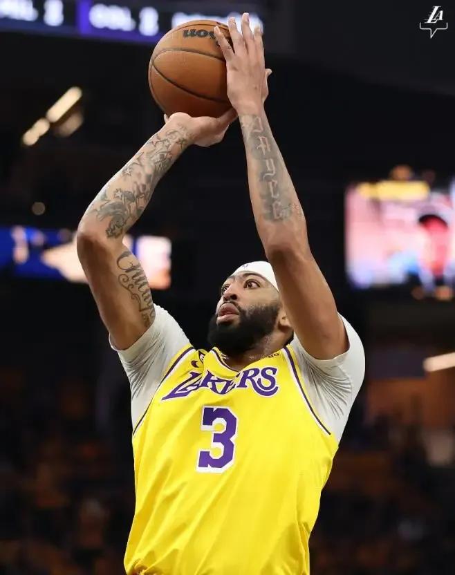 詹姆斯在湖人第一次对阵勇士,nba季后赛5月6日詹姆斯得分情况