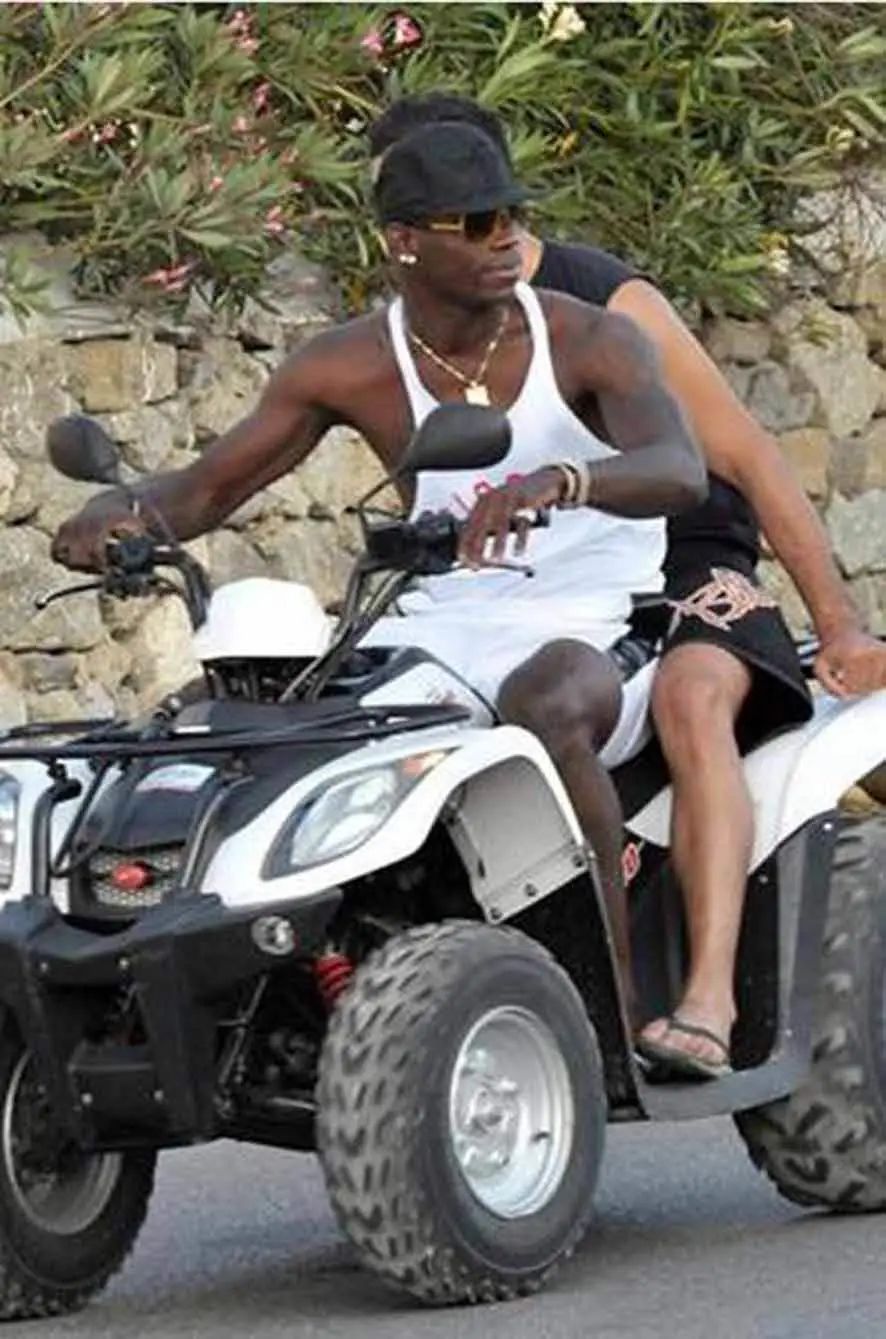 明星私下骑摩托,哪个明星最爱骑摩托车