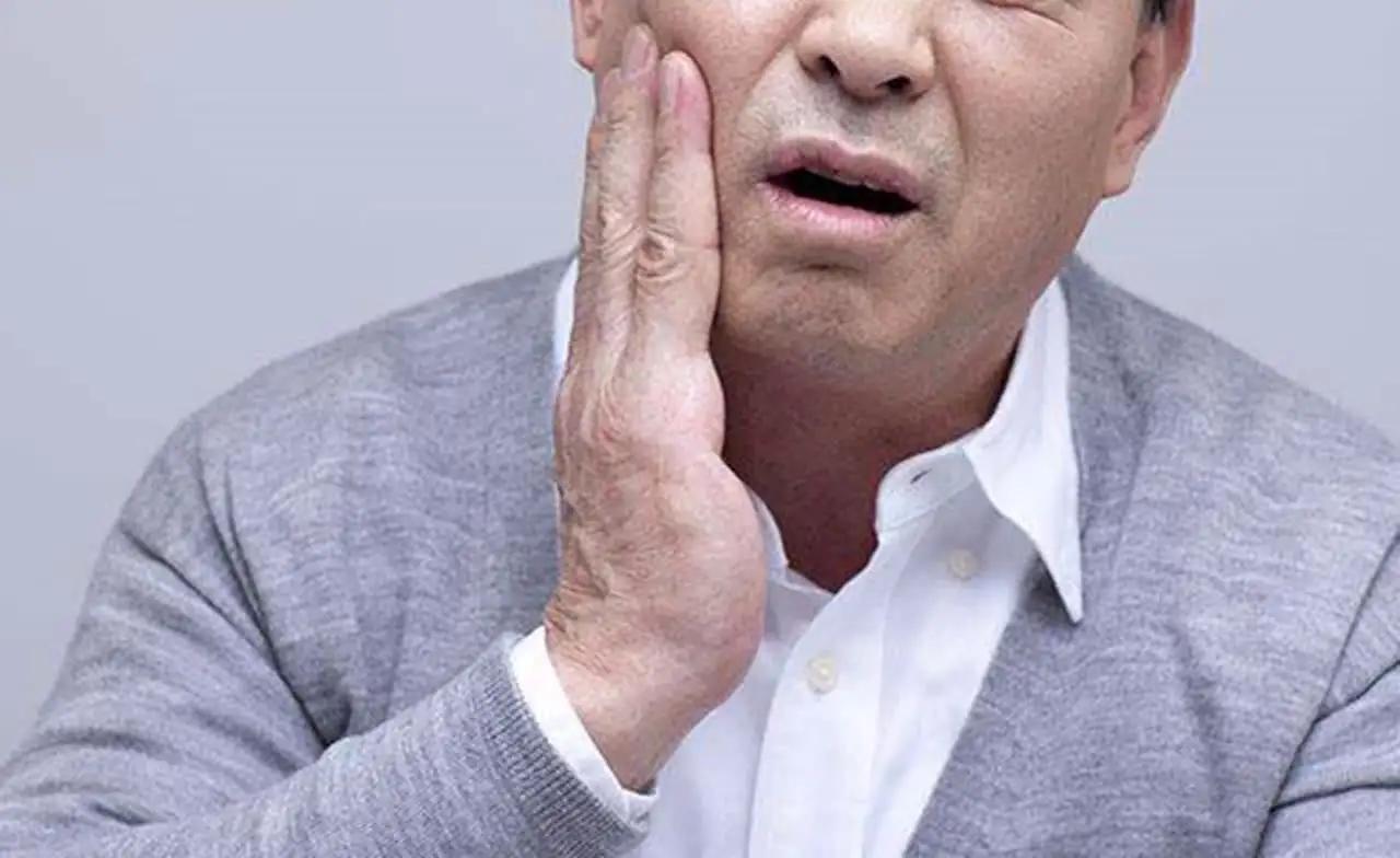 口腔溃疡买维生素b2还是维生素c,有一种痛叫口腔溃疡的说说