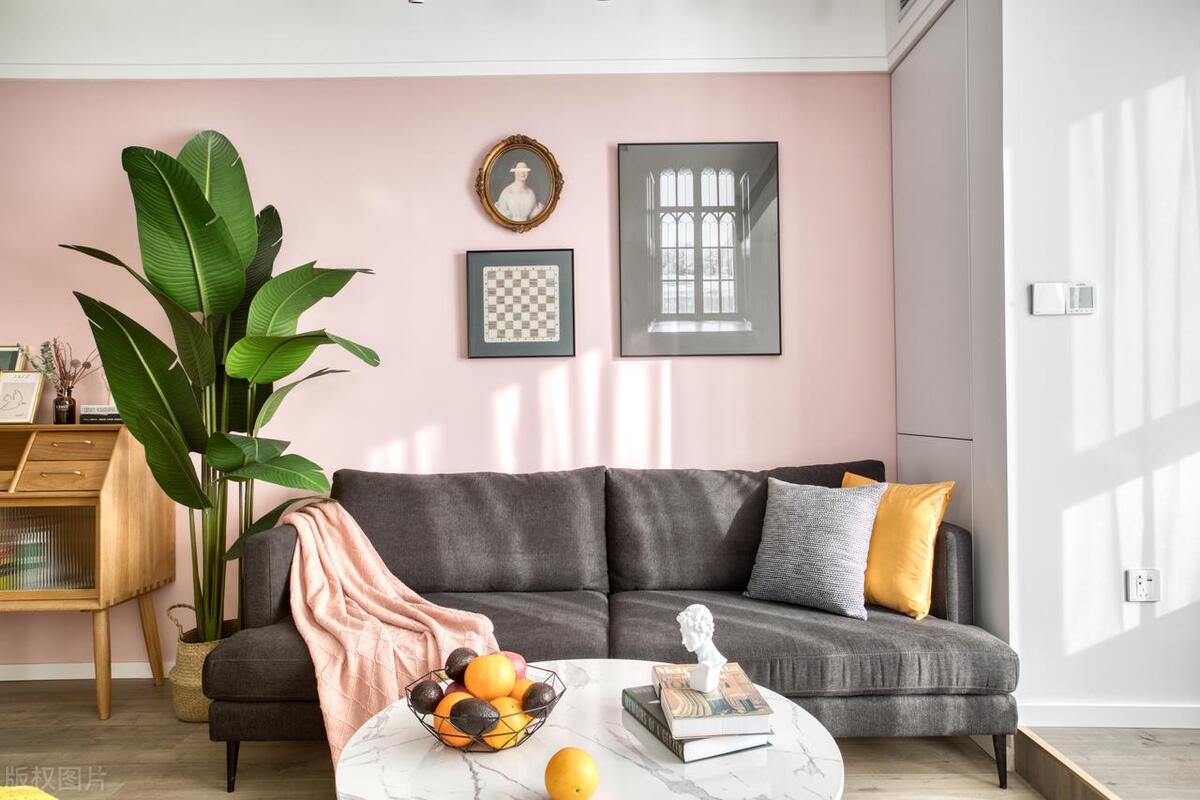 电视边柜高柜好还是低柜好,电视柜高柜和矮柜哪个更显档次