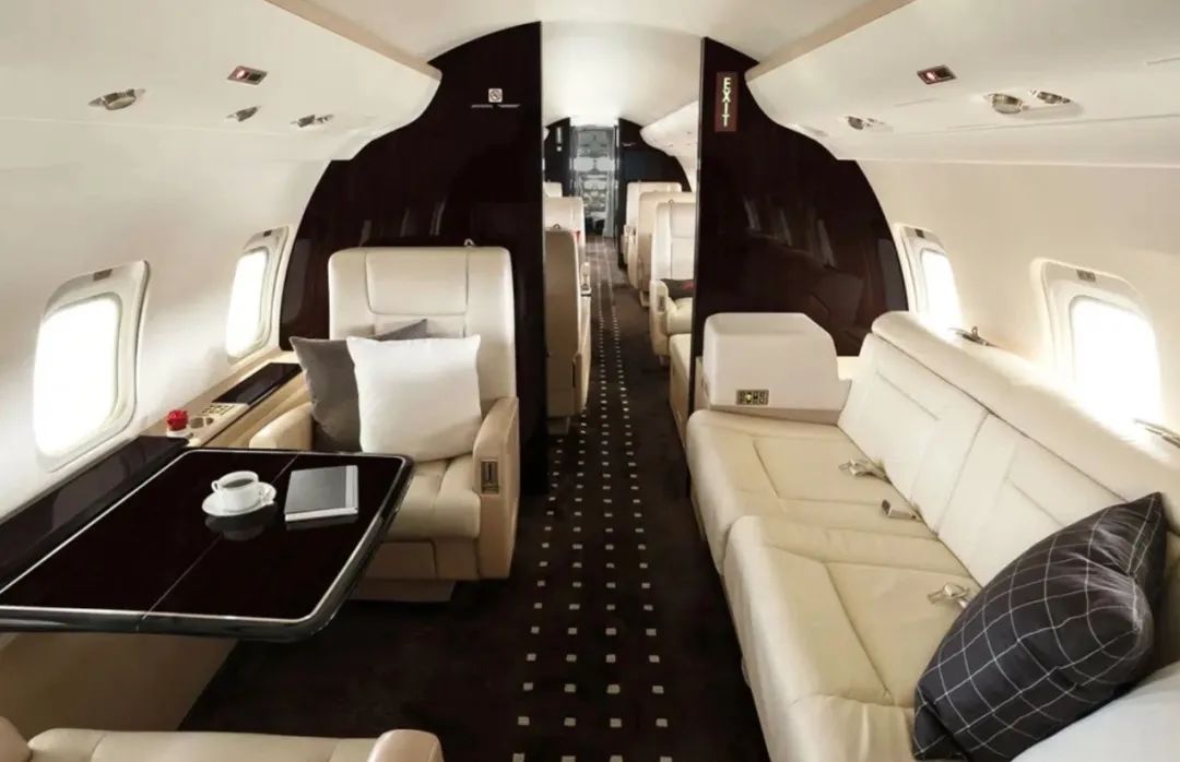 花五亿买了私人飞机后，名人都用它干什么了？