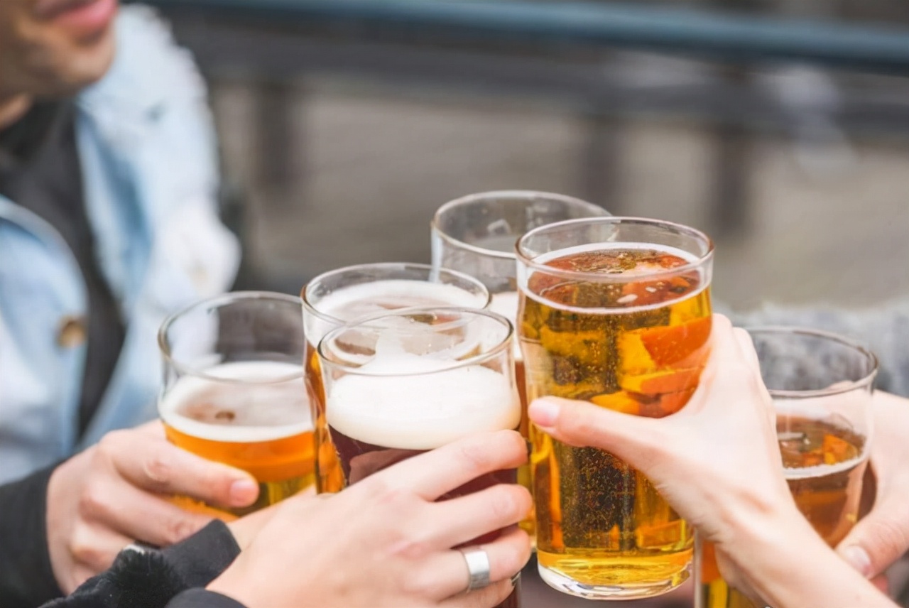 肝脏好不好看眼睛也能知道,肝脏好的人有六种特征