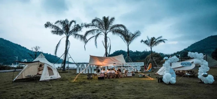 幕天席地位置,幕天席地