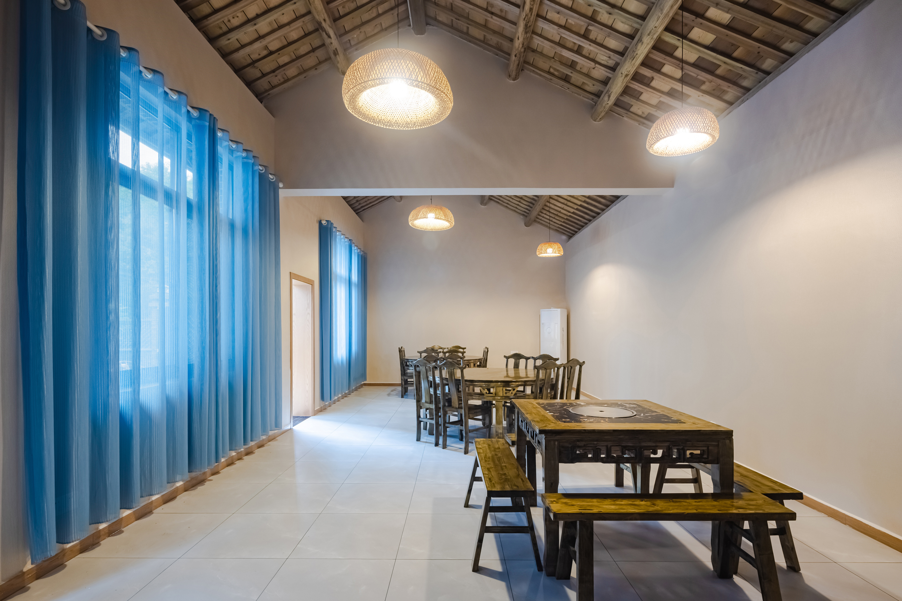 跟中介租的房子能找房东么,出租屋找中介还是直租