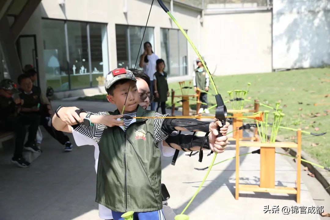 少年军校小小少年体验军营生活,青少年红色军旅3天冬令营