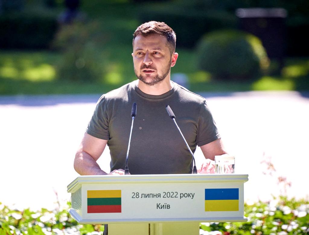 美国航母逼近黄海如何应对,美国航母最新动向位置