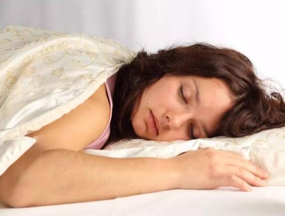 妻子和丈夫同房，被丈夫“种草莓”，第二天匆匆赶到医院，为何？