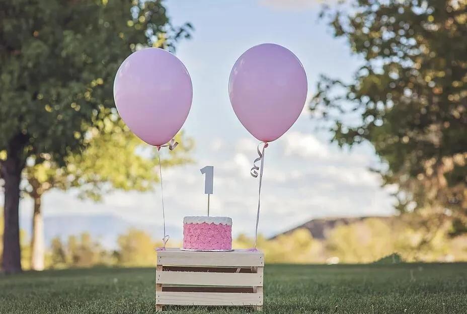 祝福别人孩子生日的文案简短,孩子过生日发朋友圈的高级文案