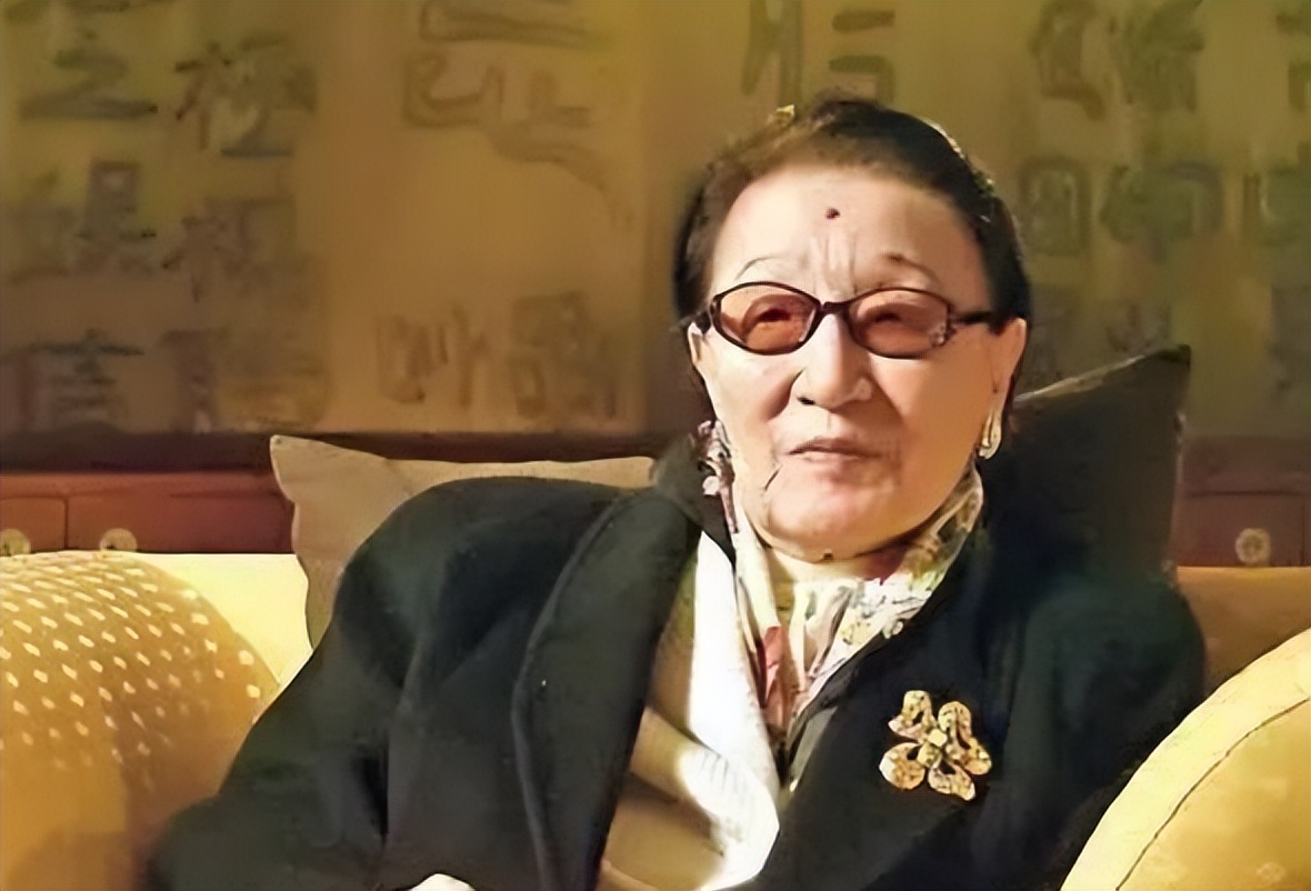 清朝最后一个格格都不敢说的话,清朝最后一位格格不是亲生