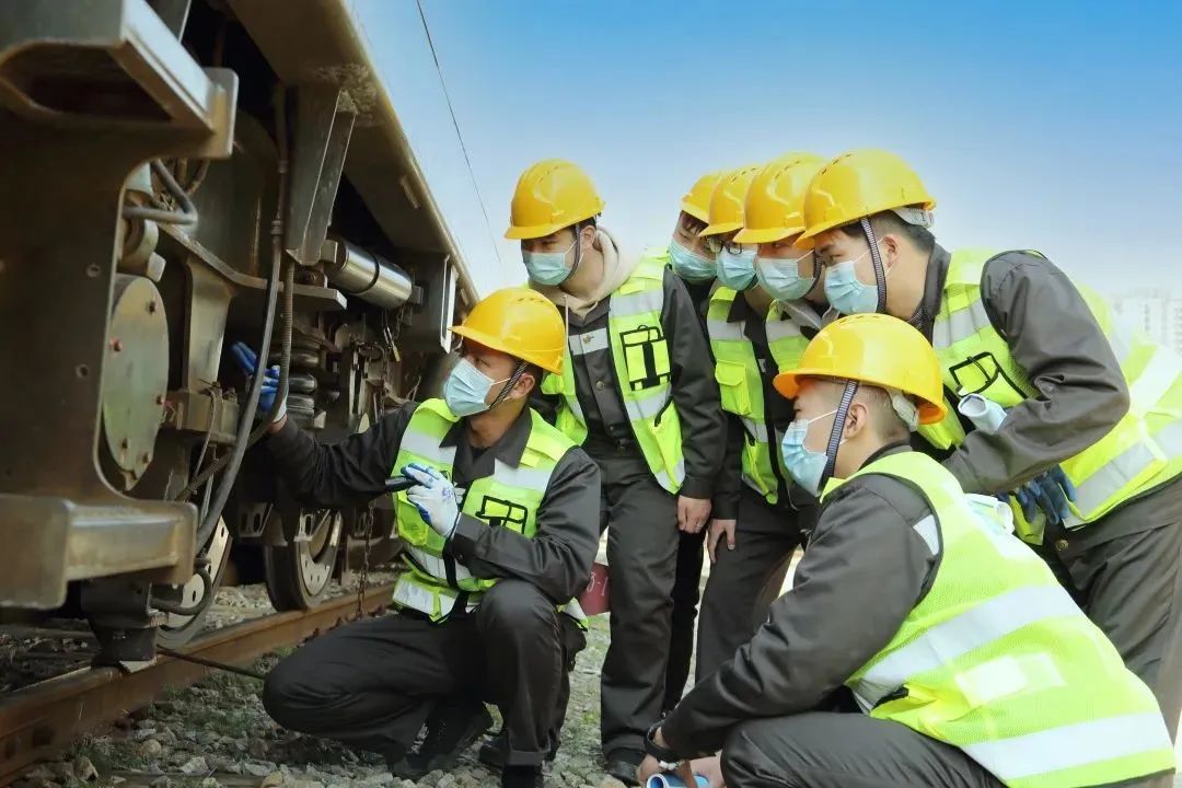 怎么才能成为火车司机,成为火车司机分几步