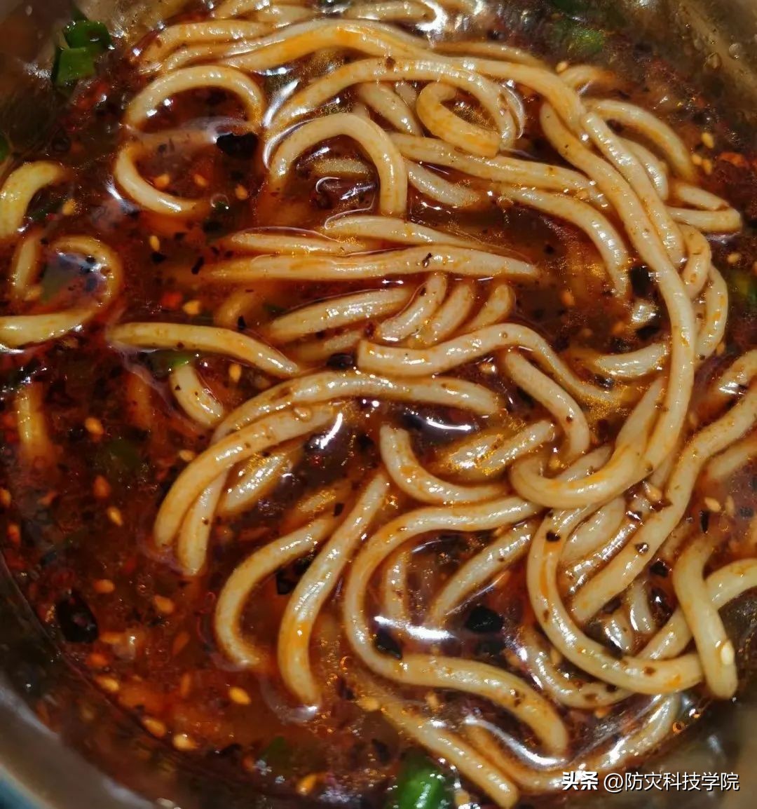 开学的行李箱里都有什么,开学了看看你们的行李箱