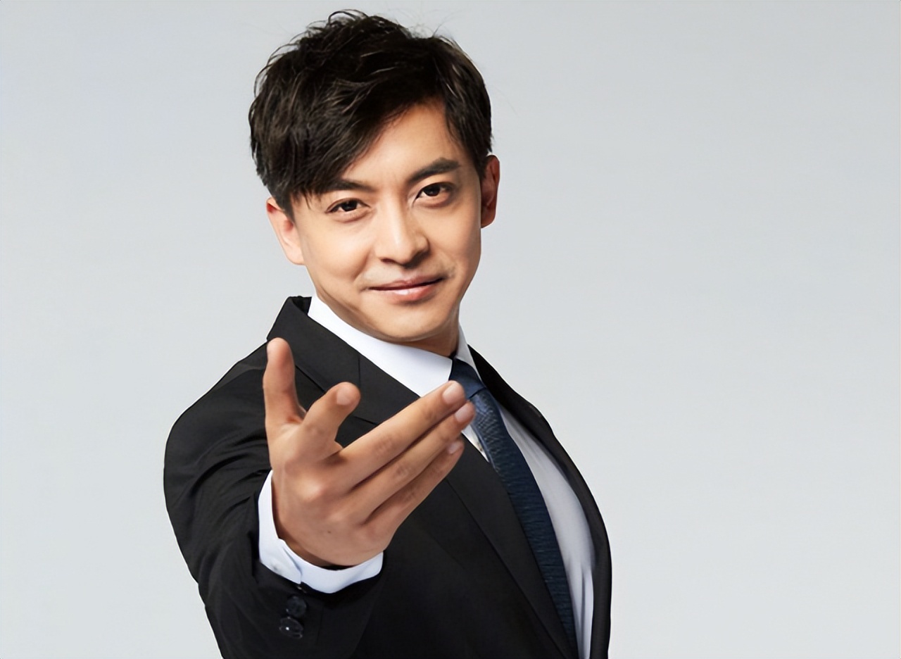 李佳航照片被用在教材上十几年,李佳航照片被用在教材上