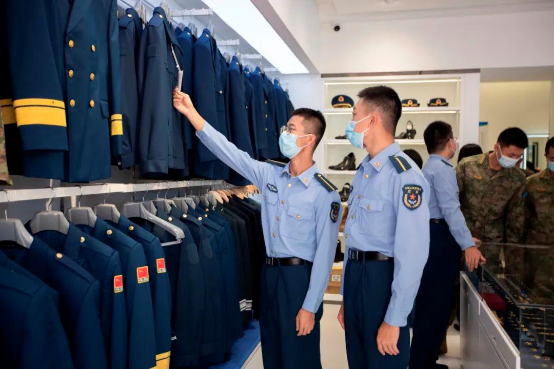 部队被装开箱,部队被装