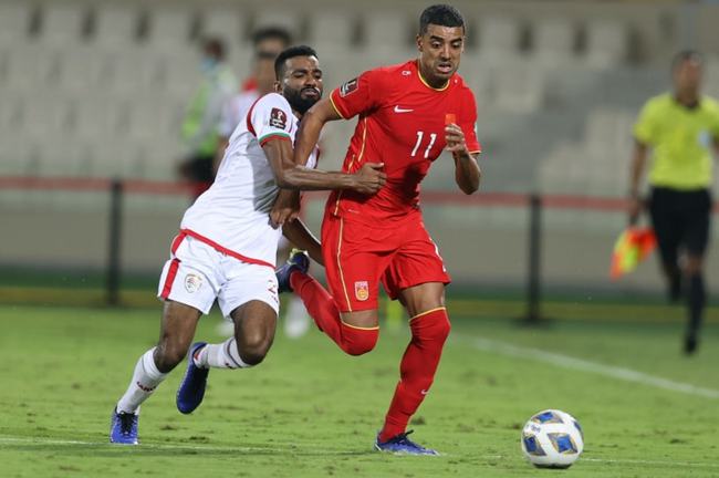 国足0-3不敌韩国董路解说,国足输越南被骂