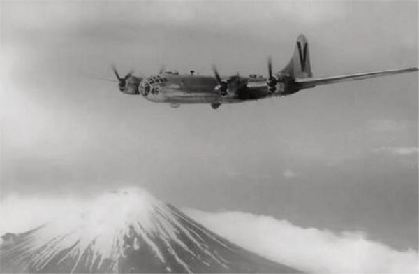 中国第一颗原*弹子**爆炸成功，毛主席却说要先通知日本，这是为啥？