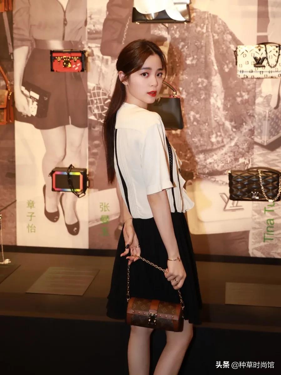 大牌包包入门推荐3000左右黑色,今年最值得入手的大牌包包推荐