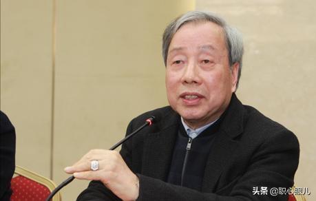 靠卖小零件，从苹果公司赚取百亿利润，护士吴春媛凭啥这么6？