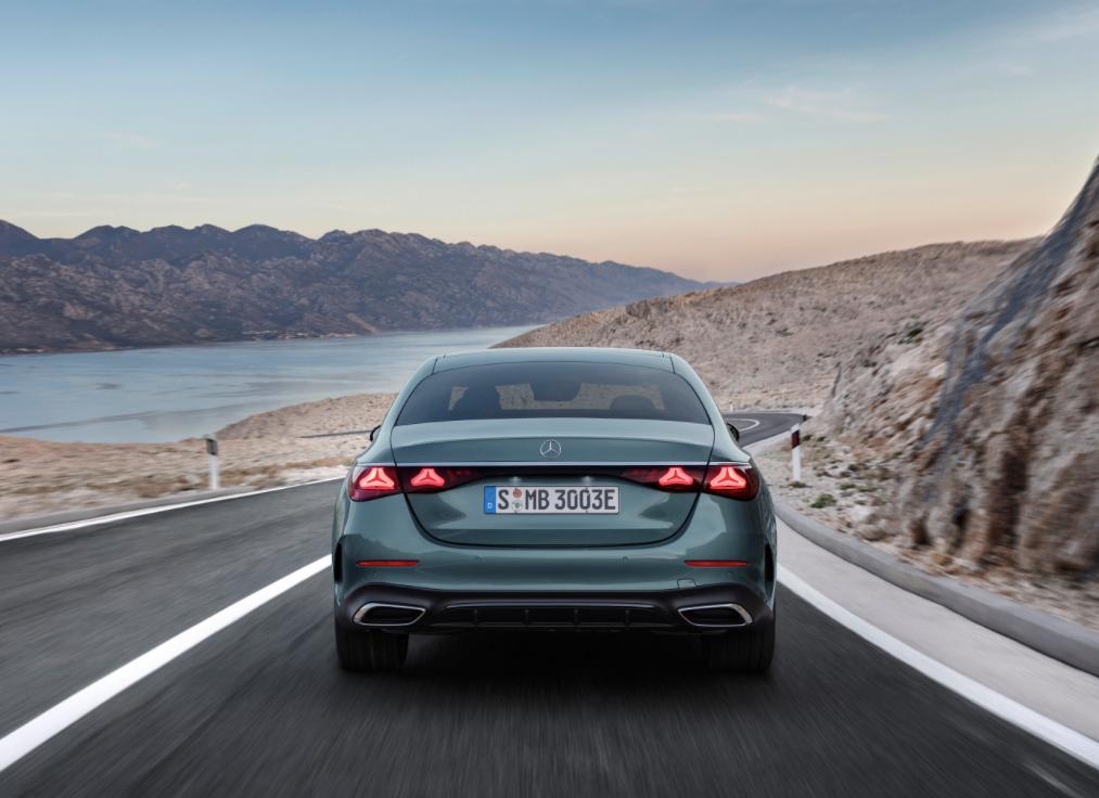 e级w214长轴版谍照,e级换代w214