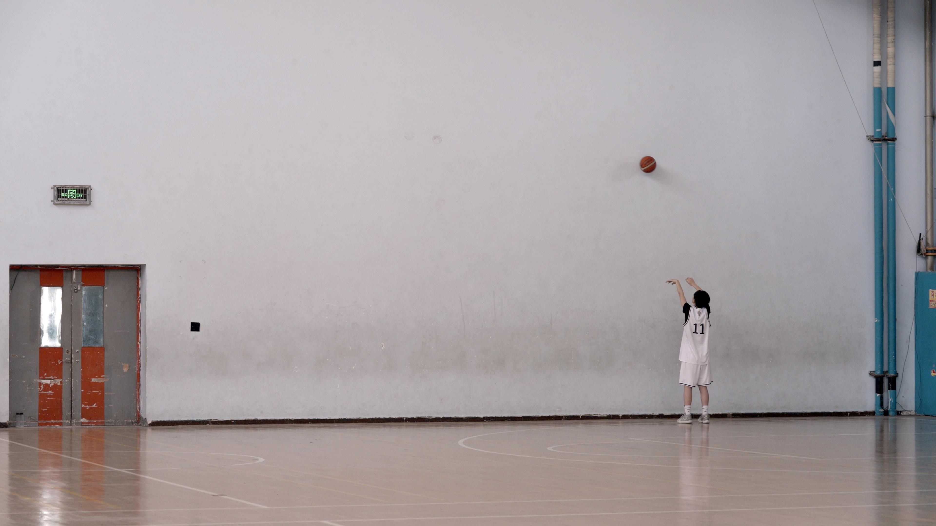 迎篮而上的女孩剧情,迎篮而上的女孩免费观看