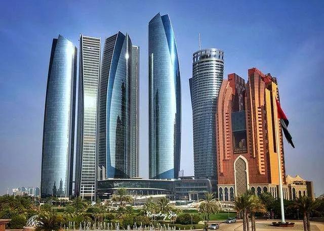 卡塔尔耗资2200亿打造世界杯,卡塔尔世界杯8个球场花了多少钱