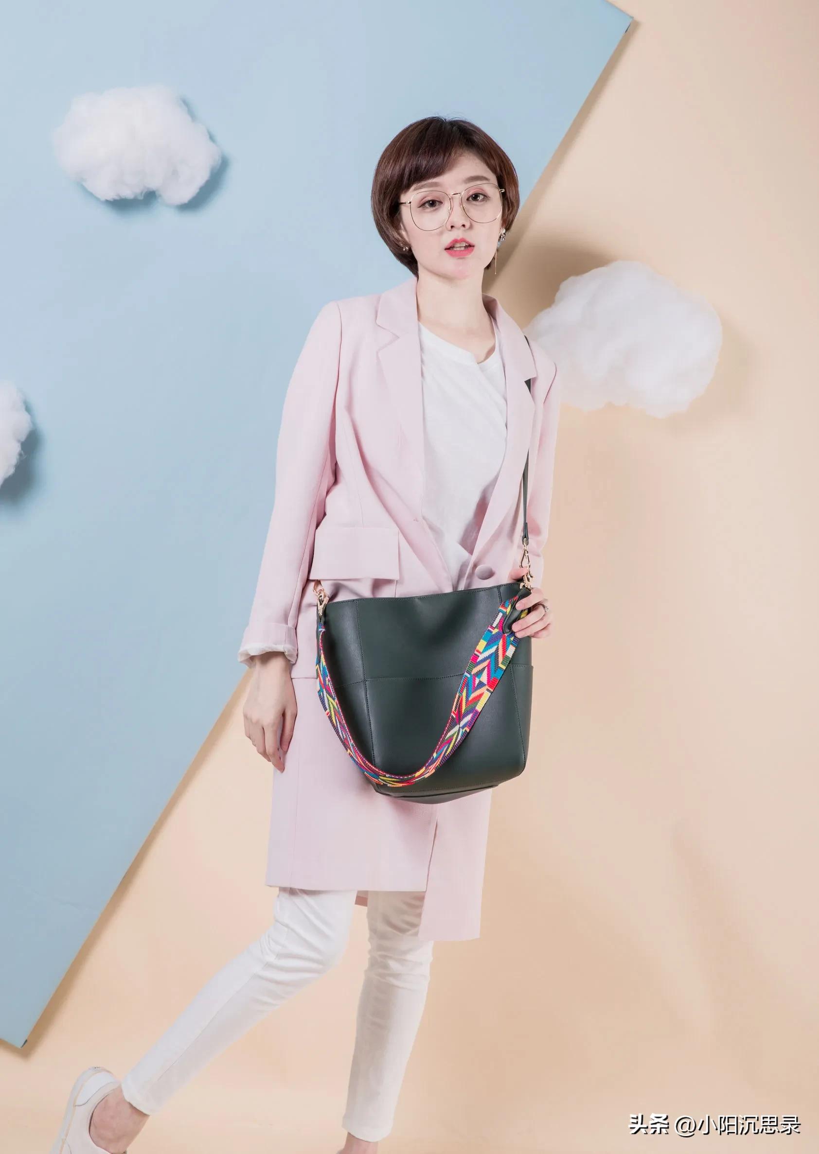 香奈儿迪奥联名包包,最近流行的迪奥包包