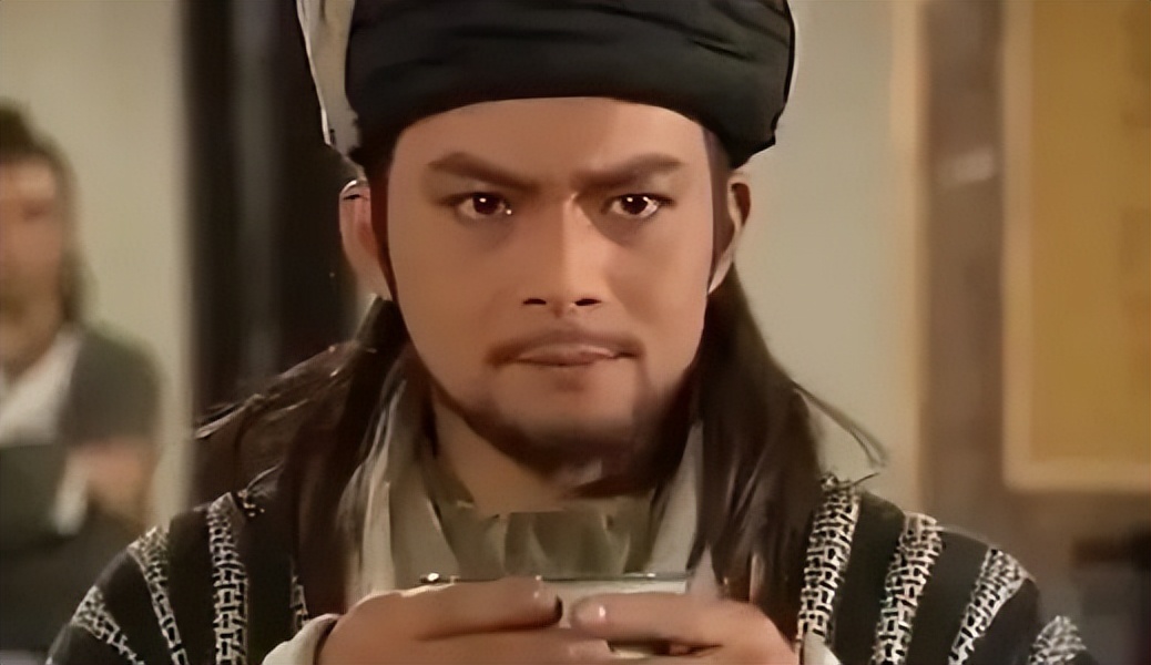 脸越方，人越性感