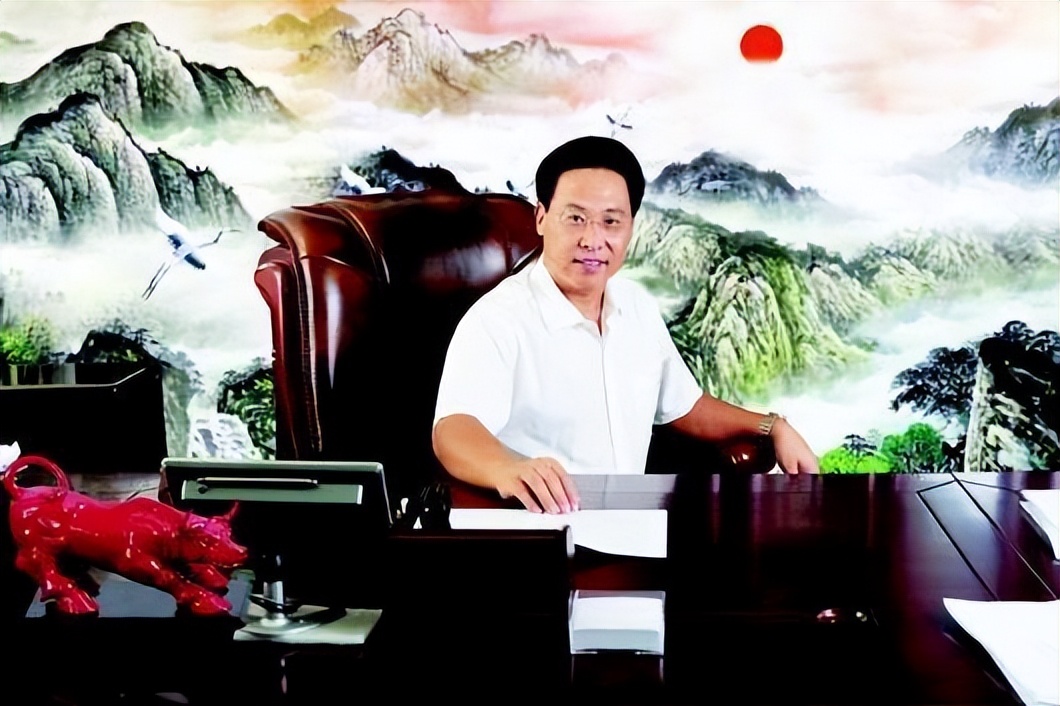 贪污103亿,一条皮带能买套房!同伙为何不惜坐牢揭发他?