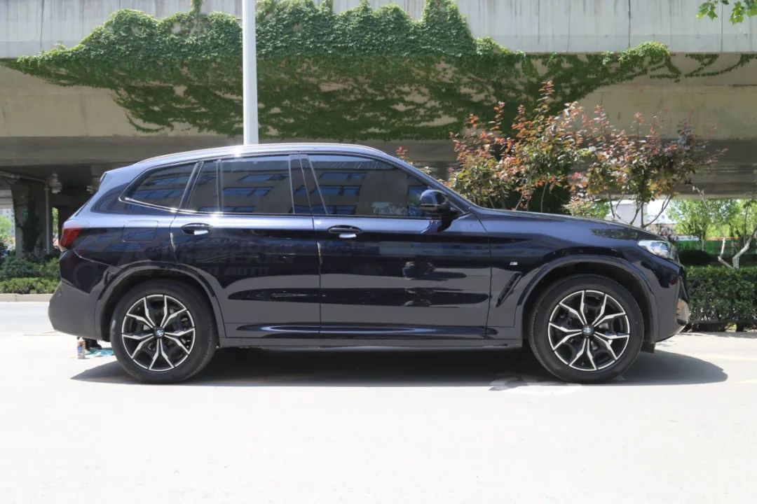 宝马x3改亮黑中网多少钱,宝马x3豪华版亮条改黑