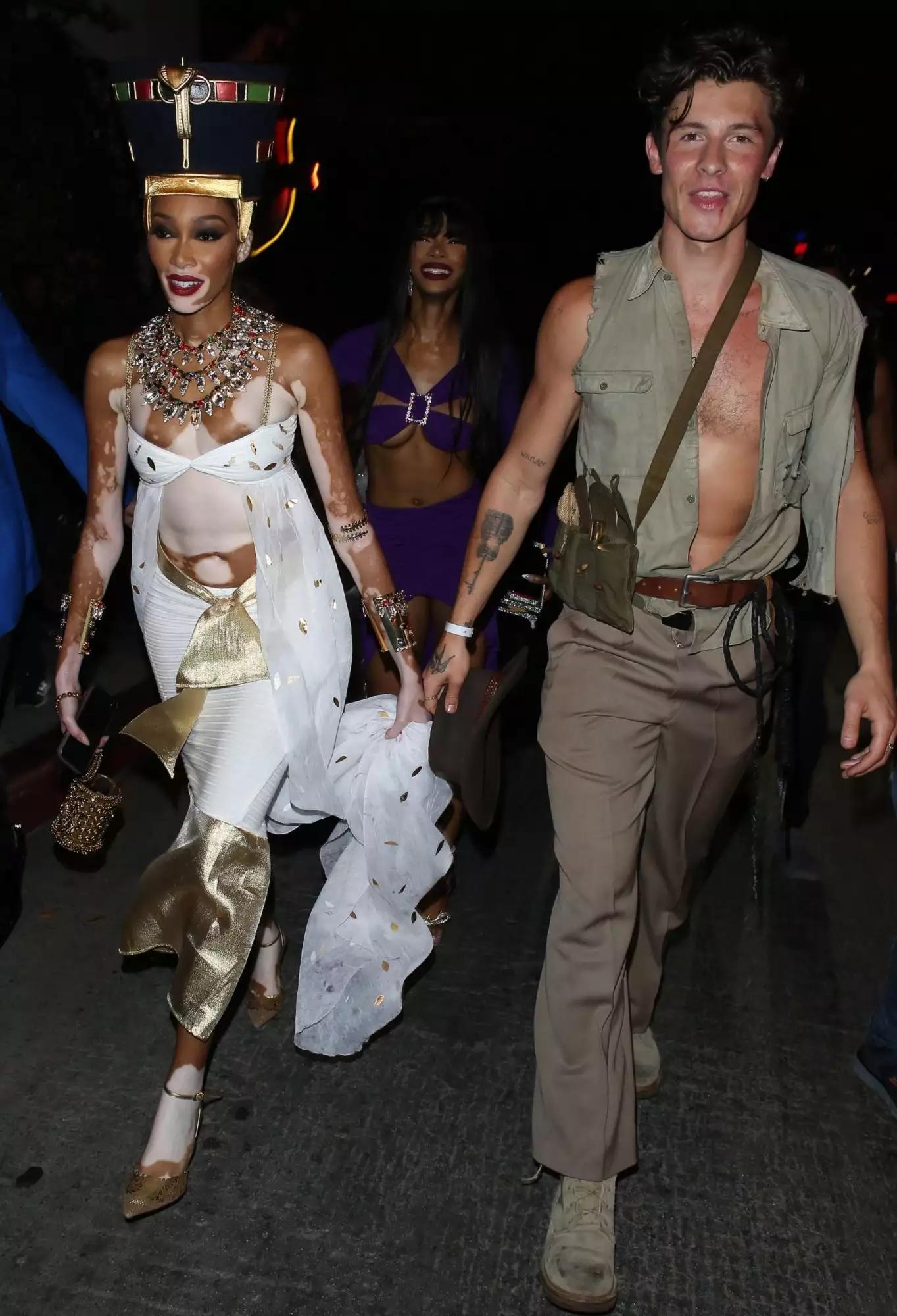 万圣节女明星造型,欧美今年万圣节造型