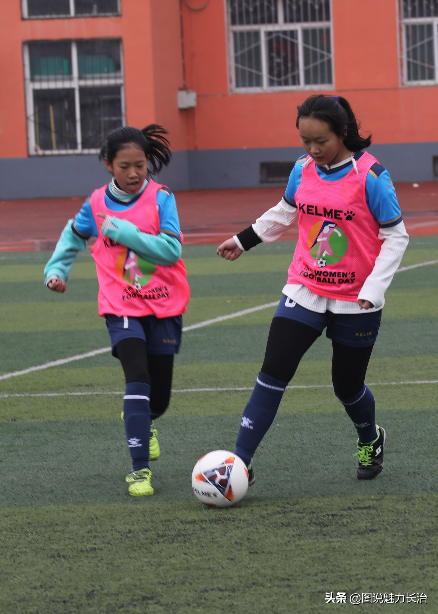 春雨助兴2022年亚足联女足日女孩足球节长治活动在东关小学举行