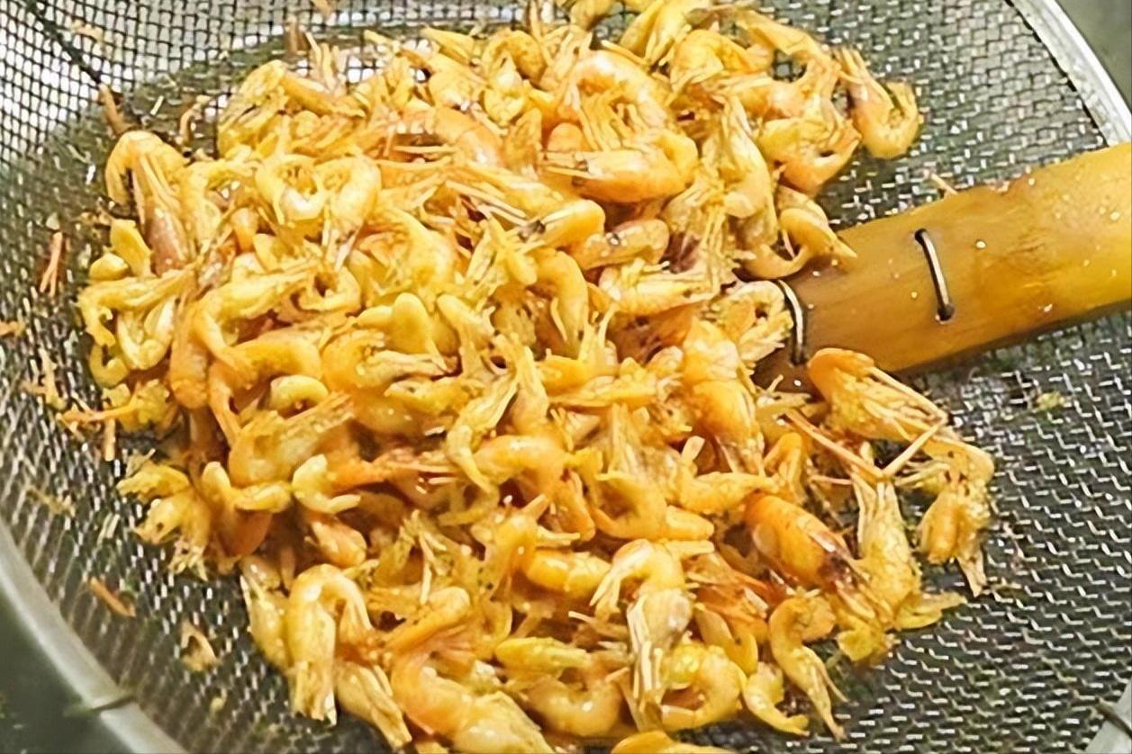 大豆含钙量多还是牛奶含钙量多,补充钙质和吃一点含钙高的食物