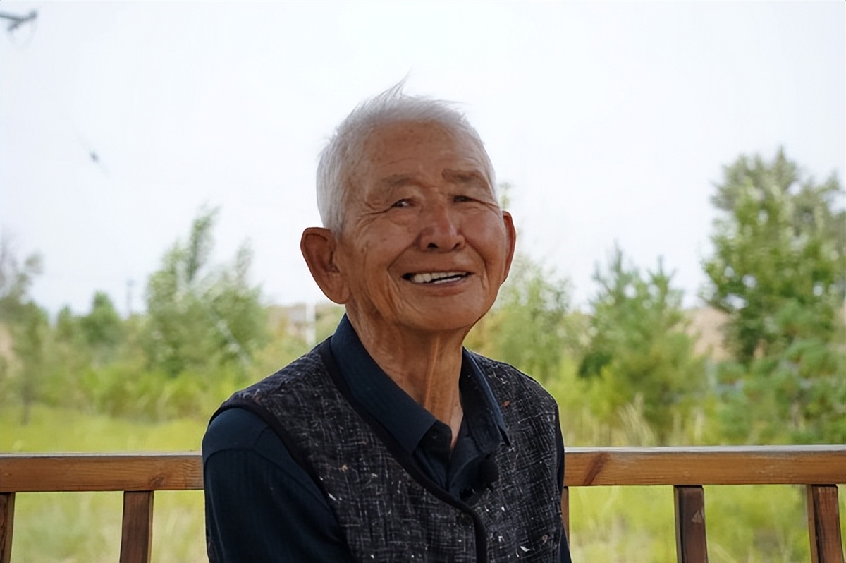 有哪些励志的党员名言,老党员干部八字座右铭