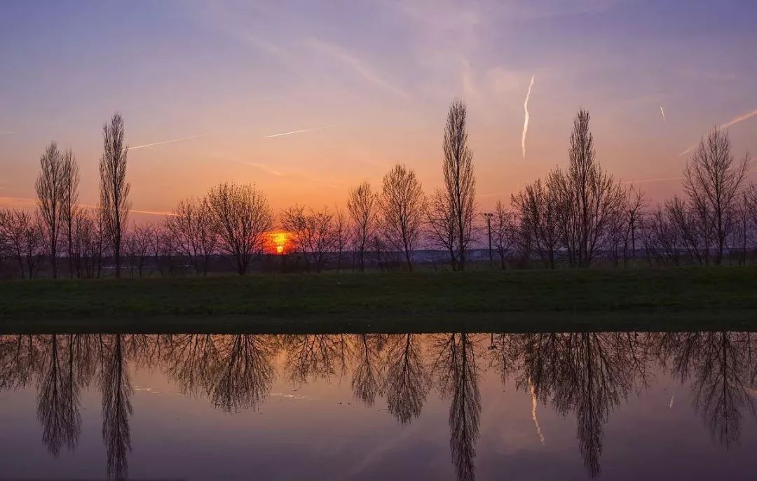 混在县城深度好文完整版,深度长文混在小县城深度解析