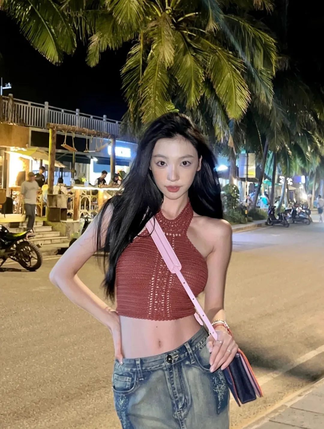 这个夏天一定要穿小吊带,夏天就是要穿上好看的小吊带