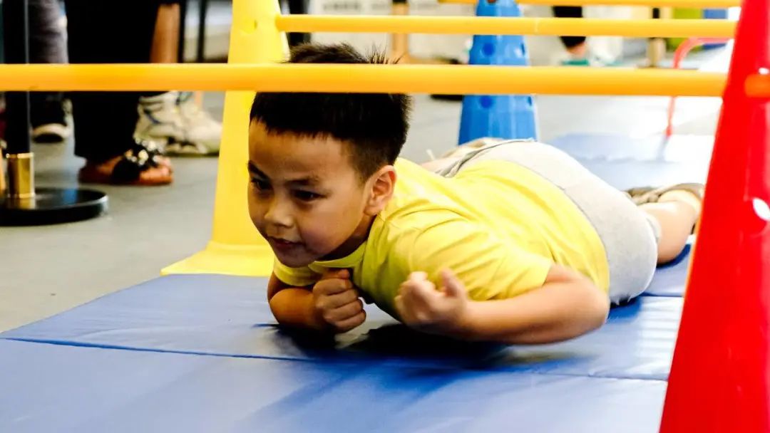 儿童击剑运动员下肢力量训练,少儿运动击剑