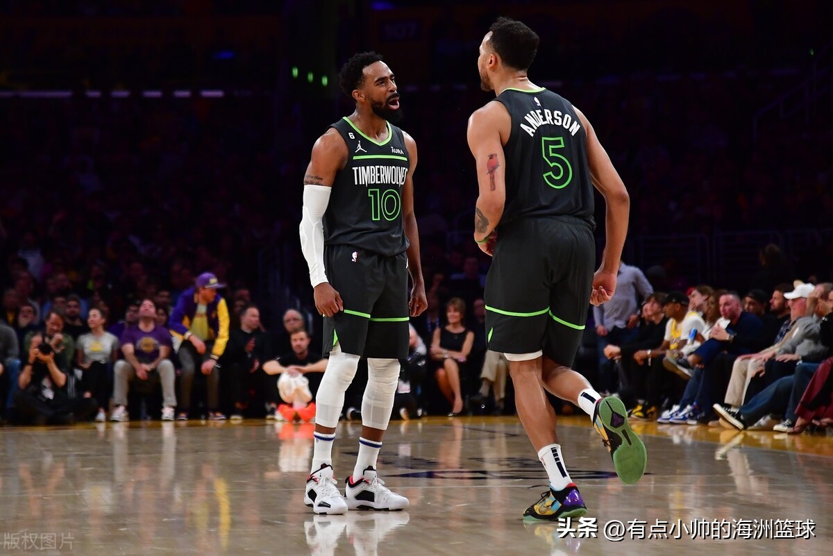 湖人vs独行侠炮轰裁判,唐斯谈湖人赢球