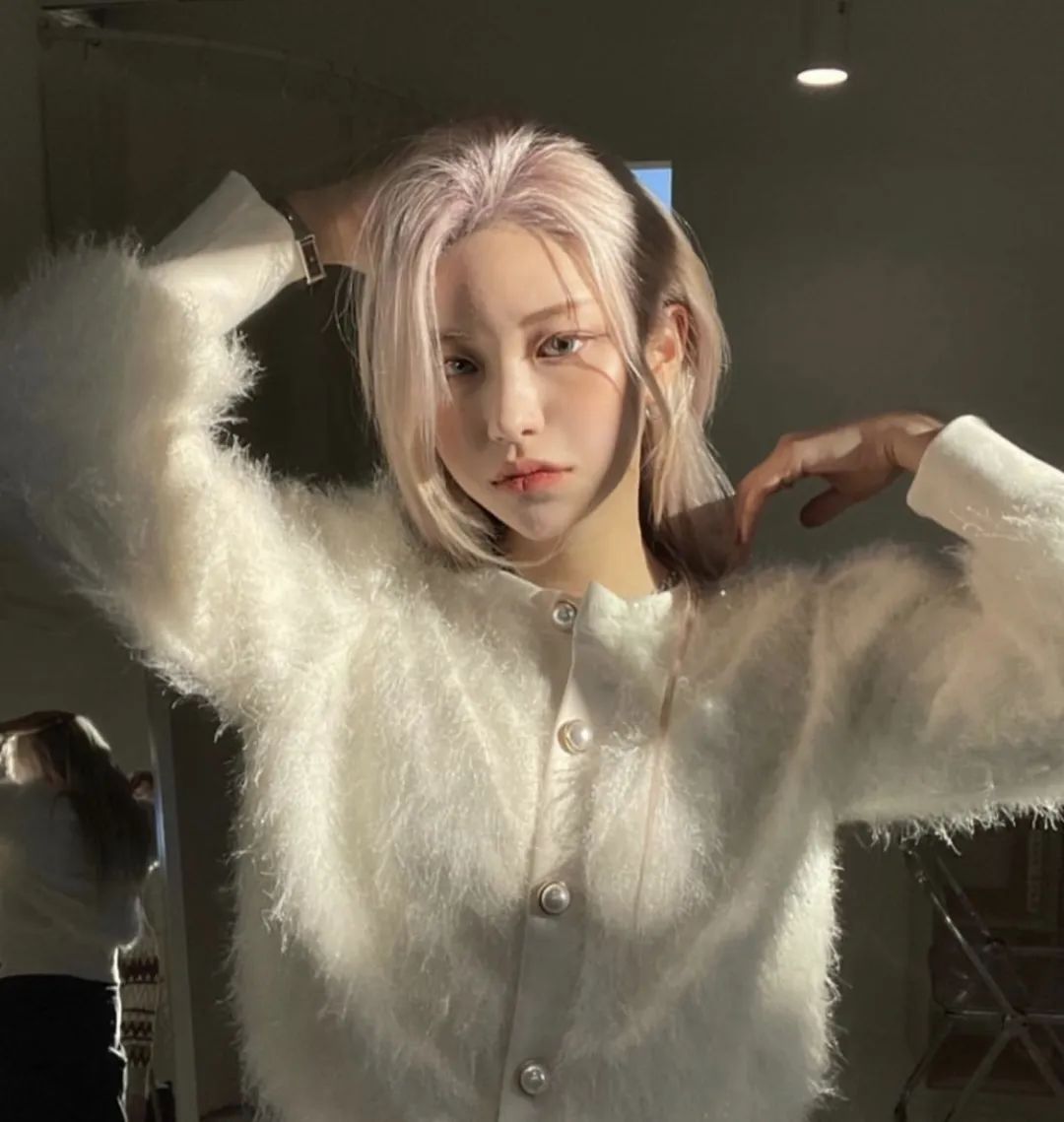 有这几个特点的女生打车去染浅发