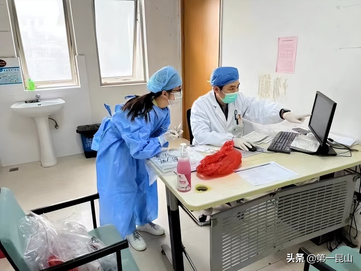 昆山社工化身“跑腿侠”，为市民配送救急药