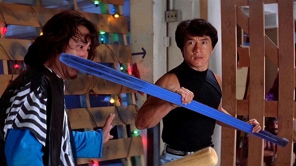 成龙惊天一跳震惊国外视频,成龙惊天一跳吓坏好莱坞