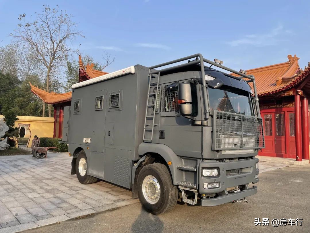 价格低的b级越野房车,顶级超重型越野房车蓝牌